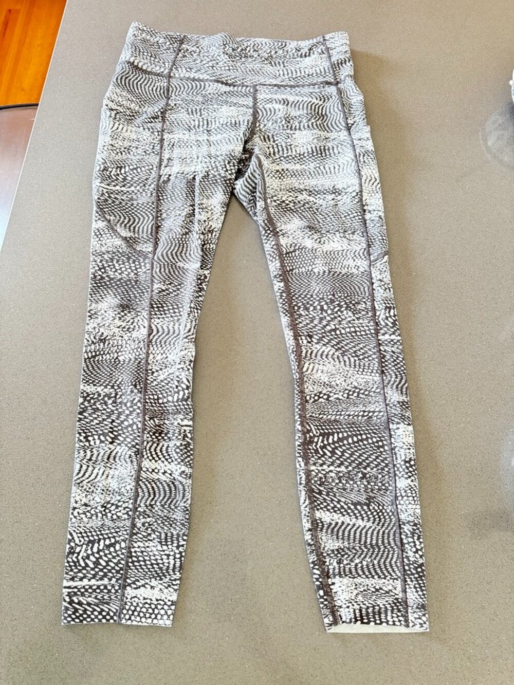Lululemon Long Pants Women's Size 8